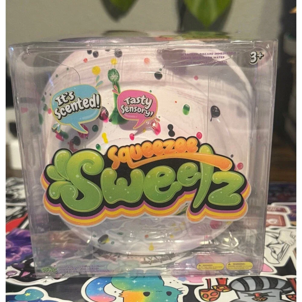 Squeeze Sweetz Scented Squishy Dessert Cupcake Tactile Squeeze Toy colors vary